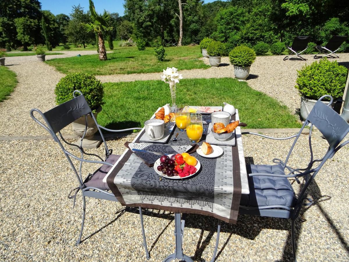 Bed and Breakfast Domaine La Bastide Cleyrac Exterior foto