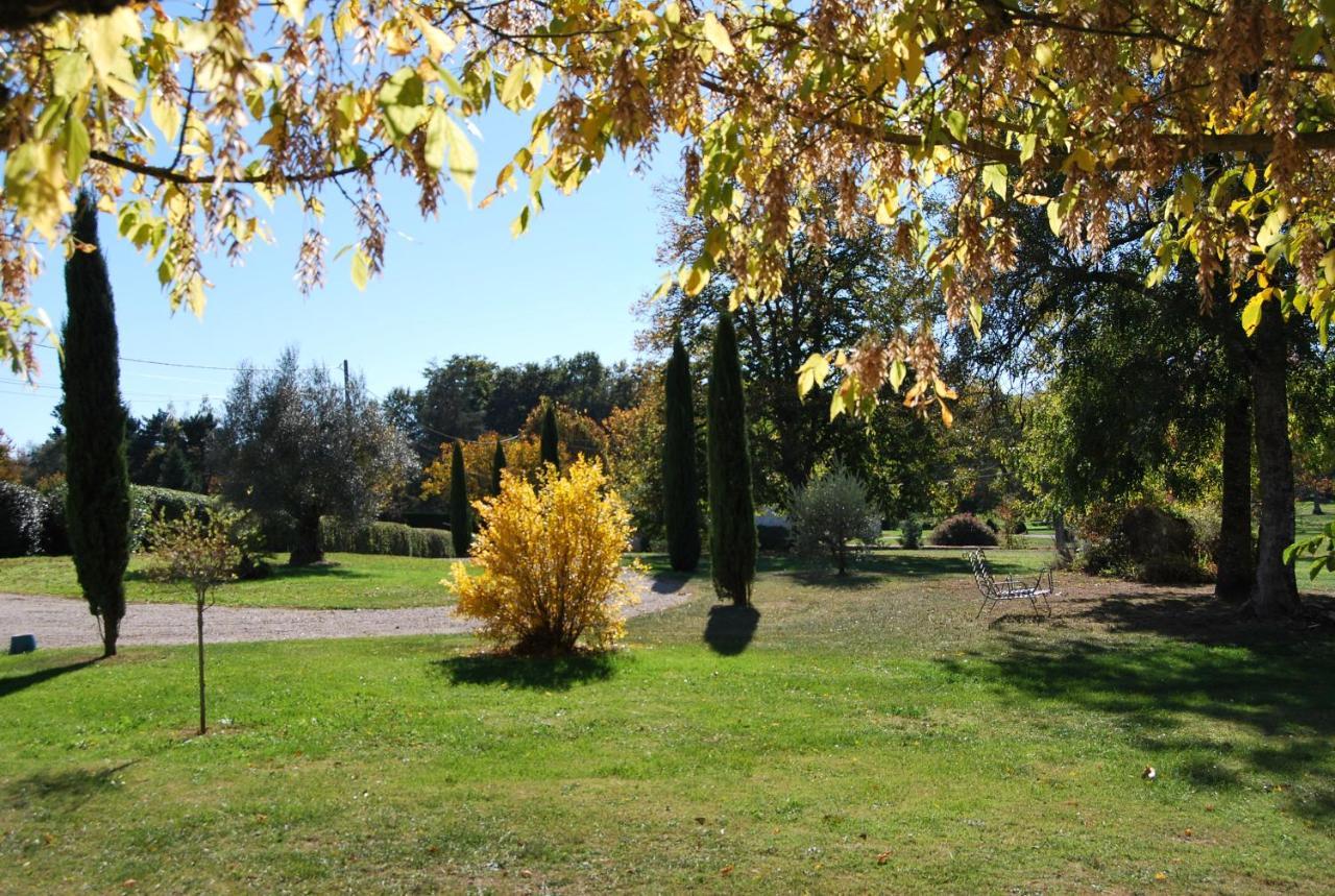 Bed and Breakfast Domaine La Bastide Cleyrac Exterior foto