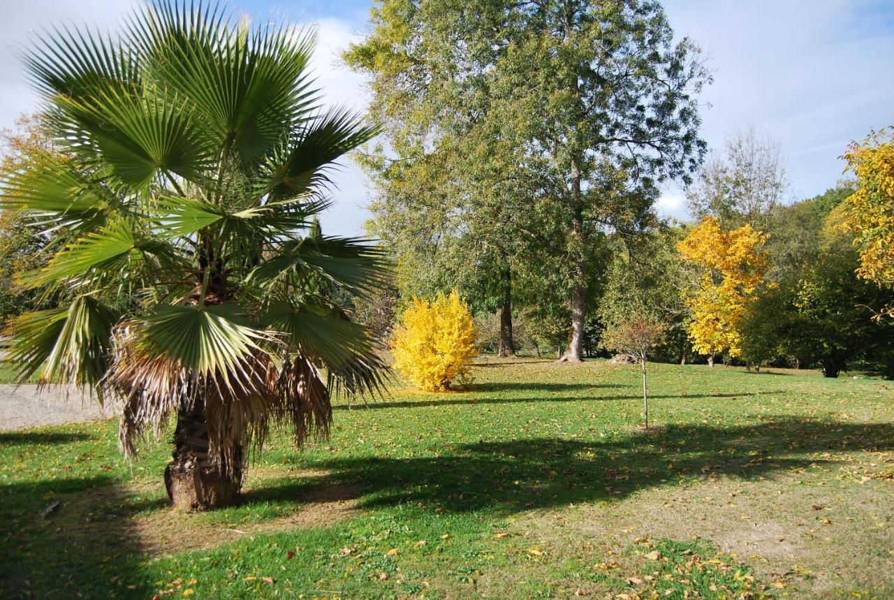 Bed and Breakfast Domaine La Bastide Cleyrac Exterior foto